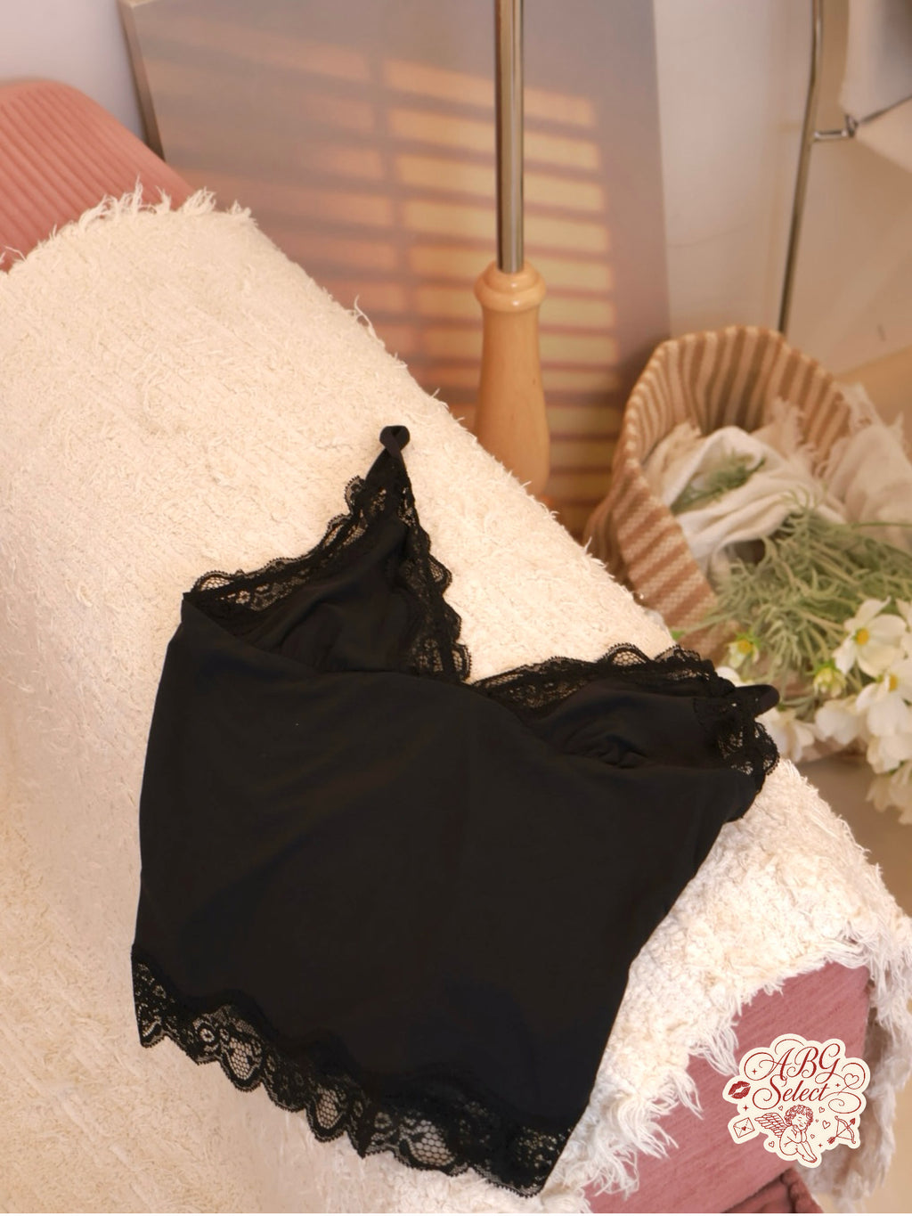 Second skin lace cami ⭐️ 必買！舒服蕾細肩背心